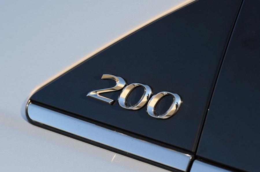  Chrysler 200 2011 года  (фото 40 из 122)